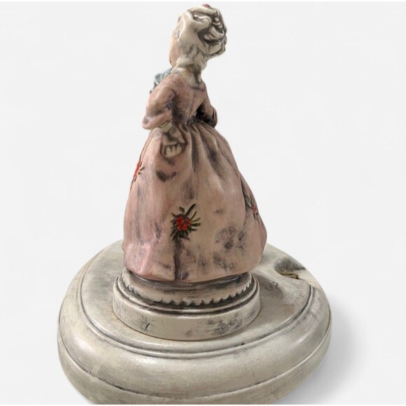 Vintage Holland Mold Victorian Hand Painted Lady & Gentleman Ceramic Figurines - Picture 6 of 7